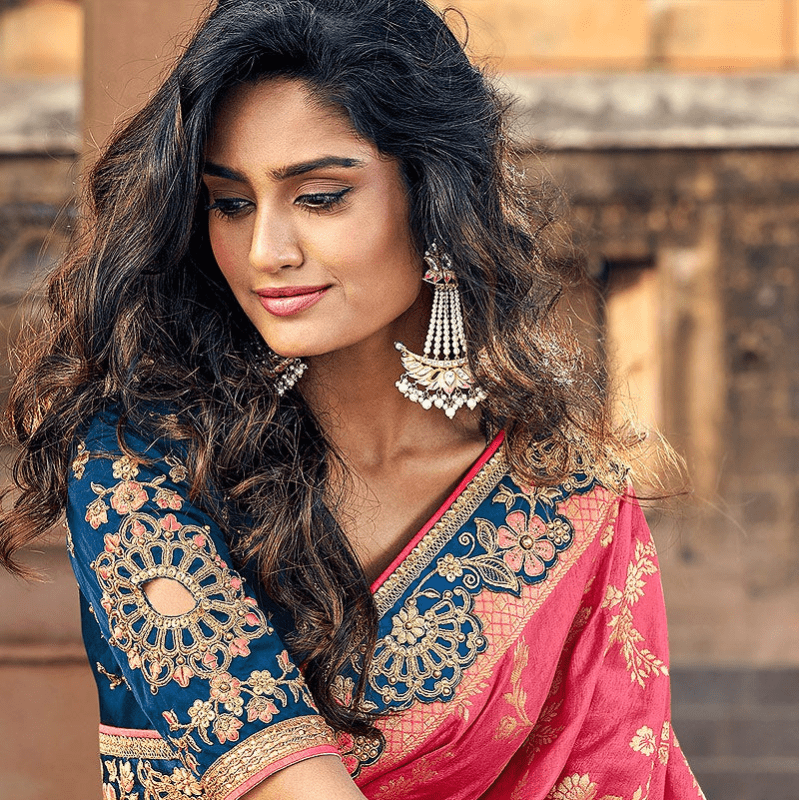 Lithely Different ways you can haul an Indian Saree lithely in any Indian Func