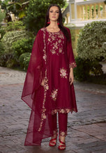 Load image into Gallery viewer, Elegant Embroidered Maroon Classic Salwar Suit
